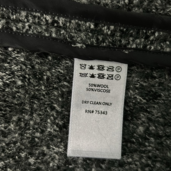 Tahari black and white wool blend jacket - Picture 5 of 6